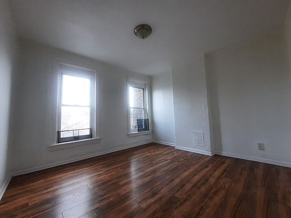 4th image of 42 Carroll St APT 5