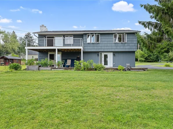 1030 Marlyn Park Dr, Cazenovia, NY 13035