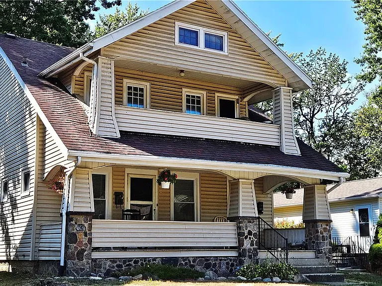 132 Crescent Dr #D — Photo 1