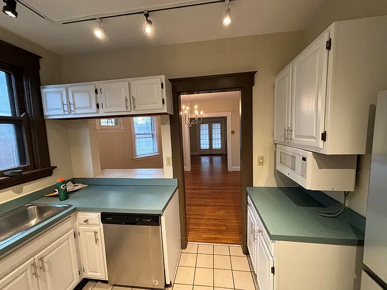 2644 Madison Rd #2 — Photo 8