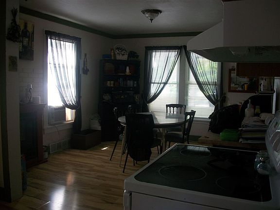 2nd image of 125 Jefferson Ave