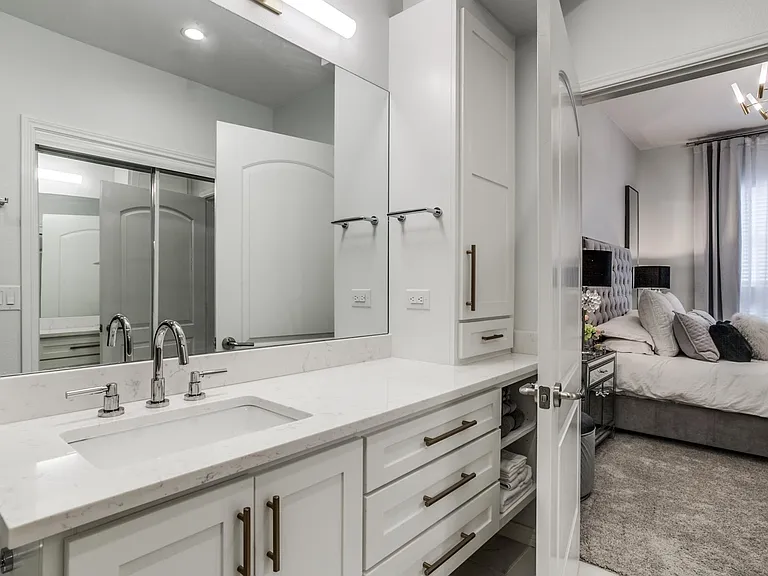 3225 Turtle Creek Blvd #220 — Photo 22