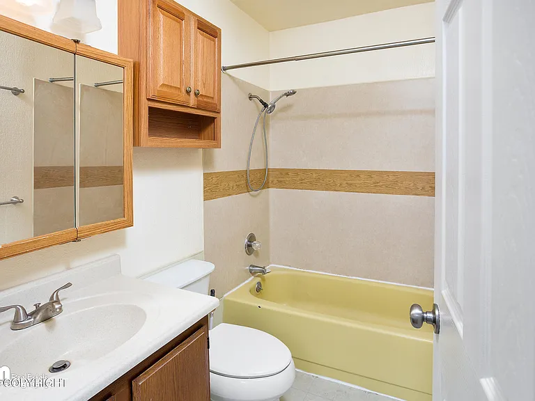 3855 Randolph St — Photo 2