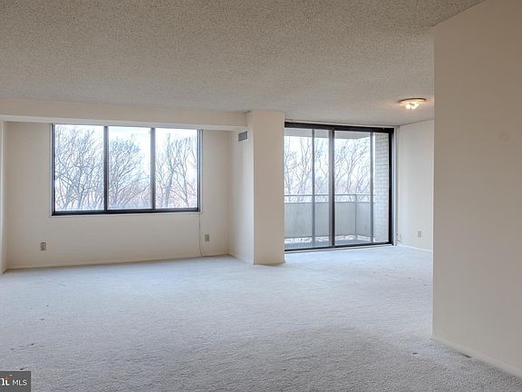 3rd image of 5225 Pooks Hill Rd APT 1016N