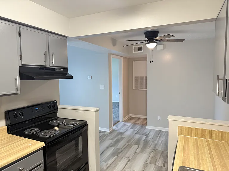 Highland Ridge Apartments — Photo 11