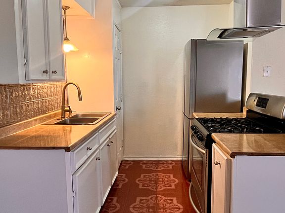 4th image of 9908 Randall Dr Unit B