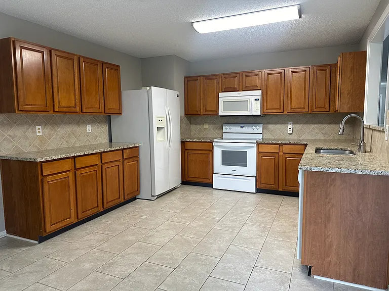 10703 Howe Rd — Photo 12