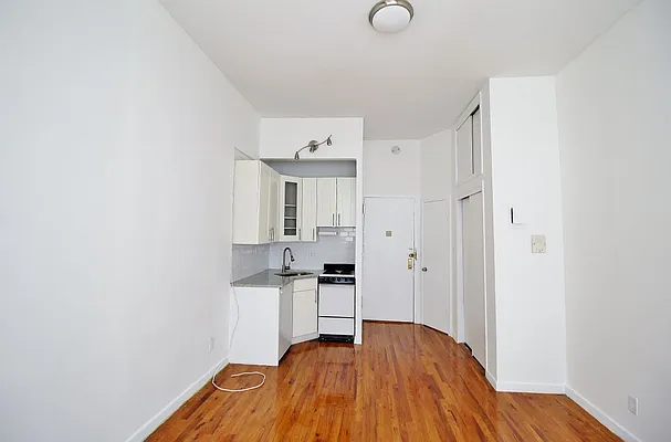 Rented by Julianna Realty Corp | media 1