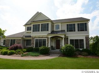 8 Greythorne Hl, Pittsford, NY 14534