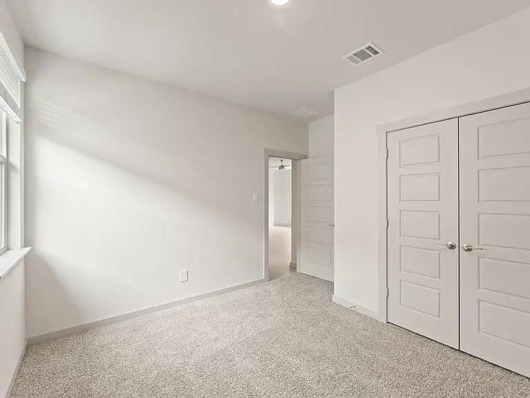 237 Ashford St — Photo 12
