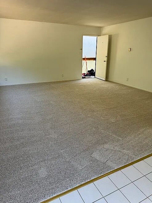 2 bed, 890 sqft, $2,300 — Photo 2