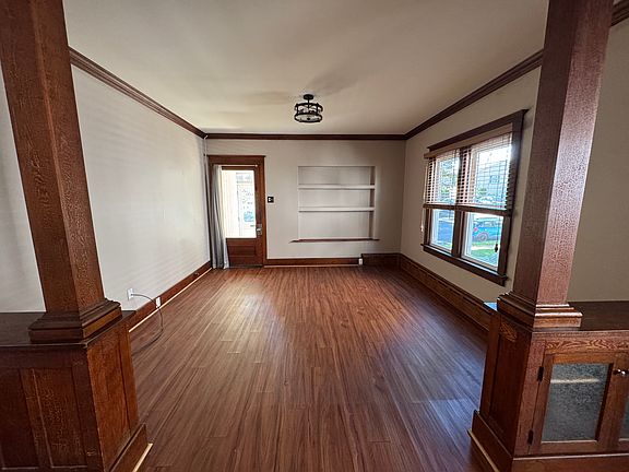 5th image of 111 S New St