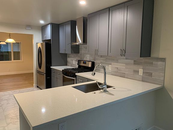 3rd image of 1160 Glenview Dr