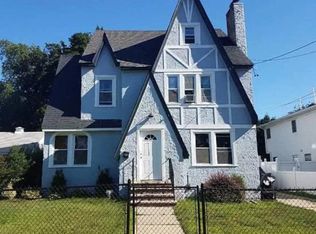 17 Hope Street, Hempstead, NY