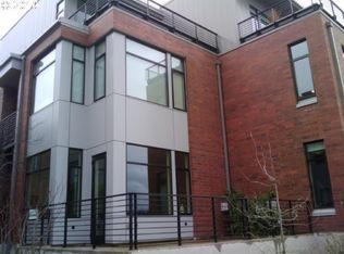 1624 NW Riverscape St, Portland, OR 97209