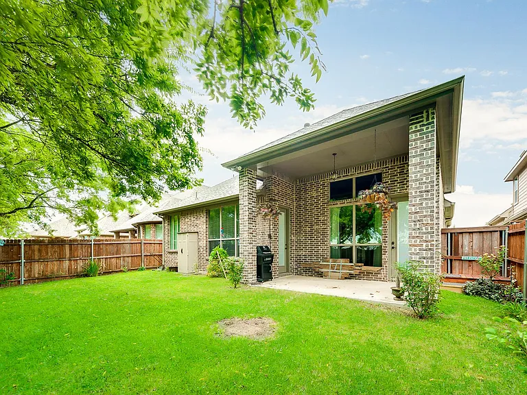 1025 Dunhill Ln — Photo 16