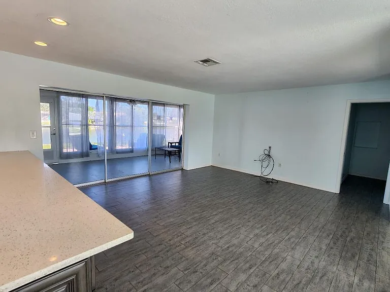 549 La Gorce Dr — Photo 26
