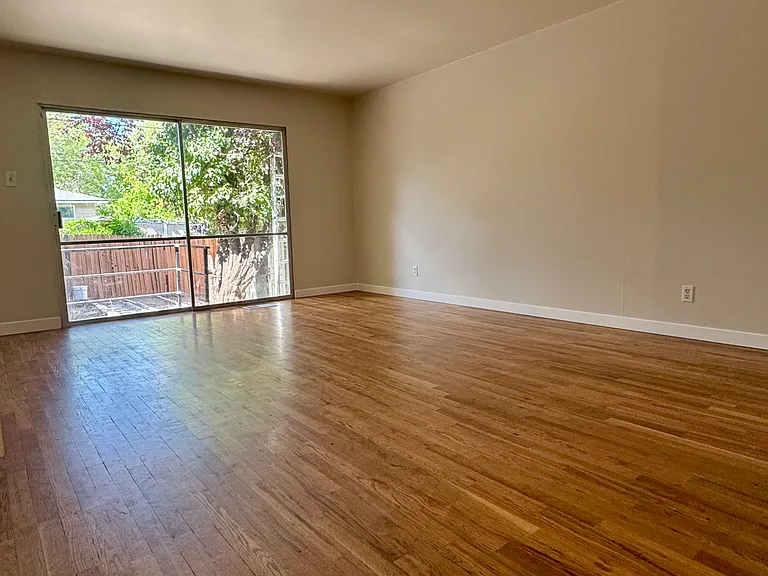 3355 Pierremont Rd — Photo 29