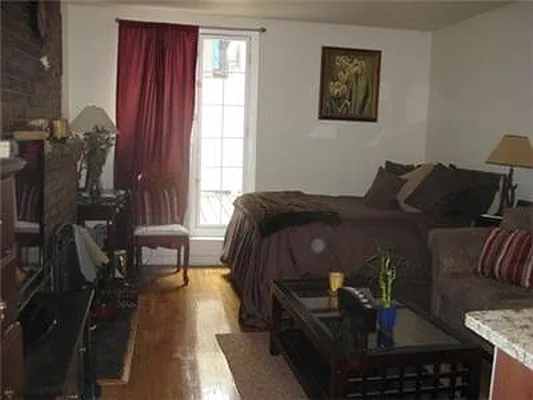 Rented by Adina Realty | media 16