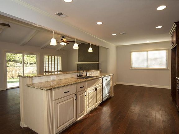 3rd image of 8001 Greenslope Dr