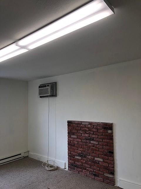 2nd image of 451 N Main St