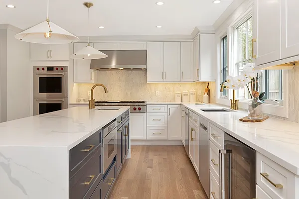 Sold by Trebach Realty | media 16