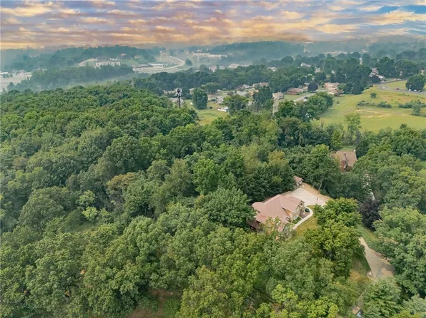 9-A1A Farmington Pl, Greensburg, PA 15601