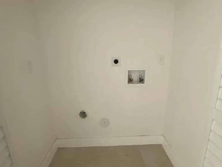 2604 NW 20th St — Photo 16