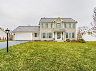 912 Fenwick Ln, Victor, NY 14564