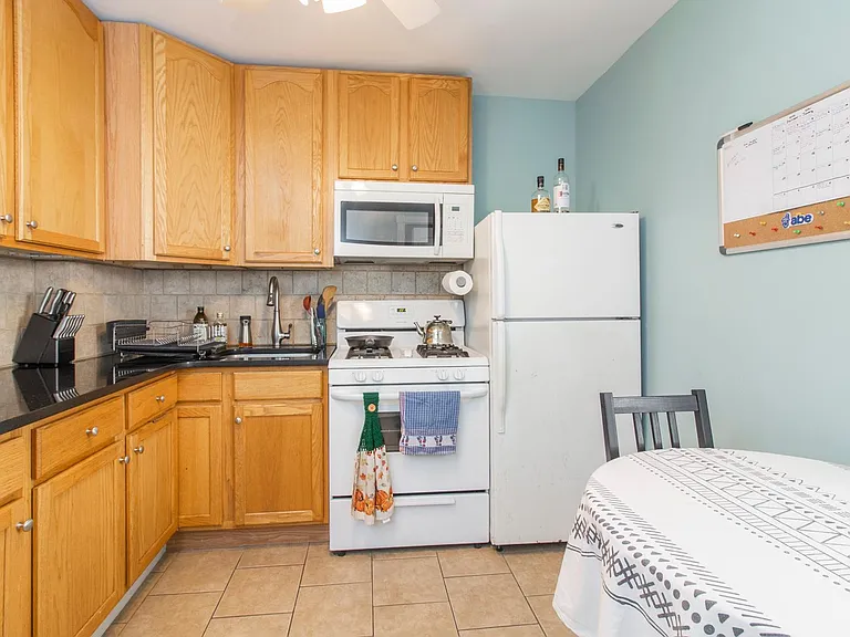 454 Leverington Ave #2 — Photo 6