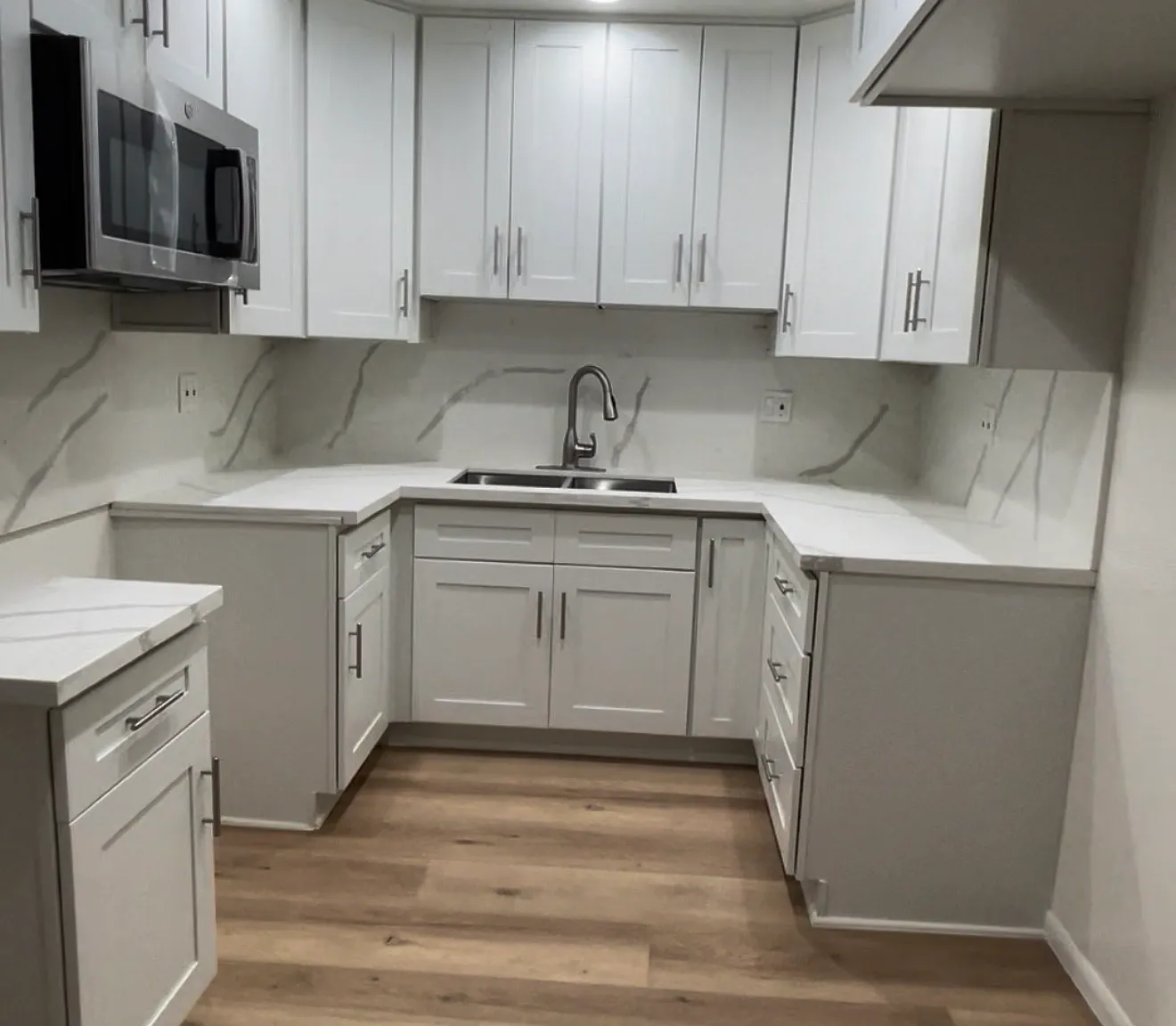 2 bed, 700 sqft, $2,850 — Photo 4