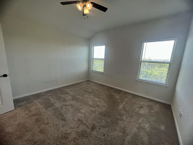 10335 Lynwood Crk — Photo 8