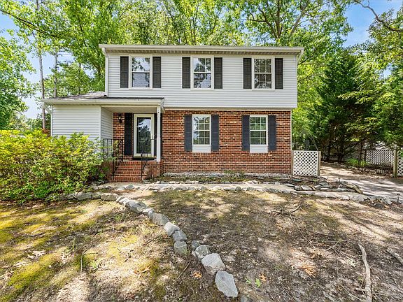 2nd image of 3513 Castlebury Dr