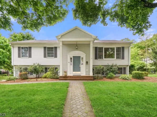 60 5Th St, Midland Park Boro, NJ 07432