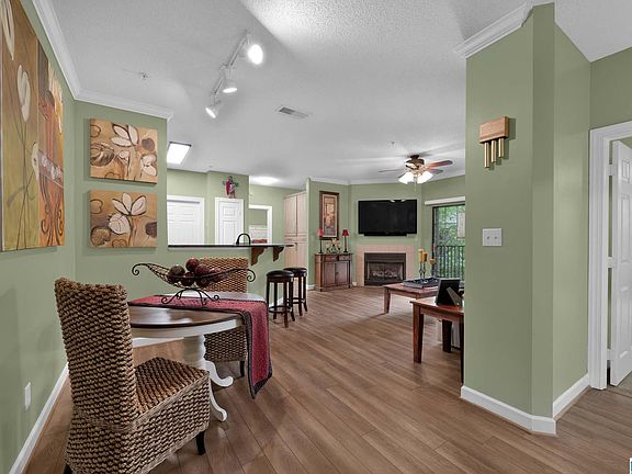 5th image of 218 Sterling Oaks Dr #218