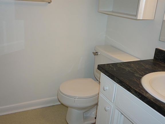 3rd image of 12 Choctaw Dr