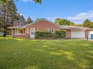 200 Cherrywood Dr, Plainwell, MI 49080