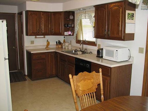 2nd image of 5911 Wintergreen Dr