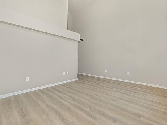 5th image of 205 N Market St #11164802