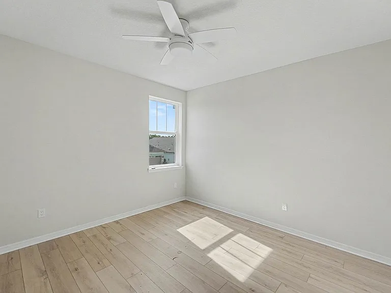 2549 Mario Way — Photo 15