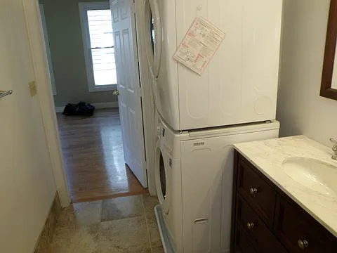 177-179 Davenport Ave #2 — Photo 16