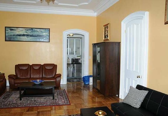 4th image of 271 5th Ave APT 1R