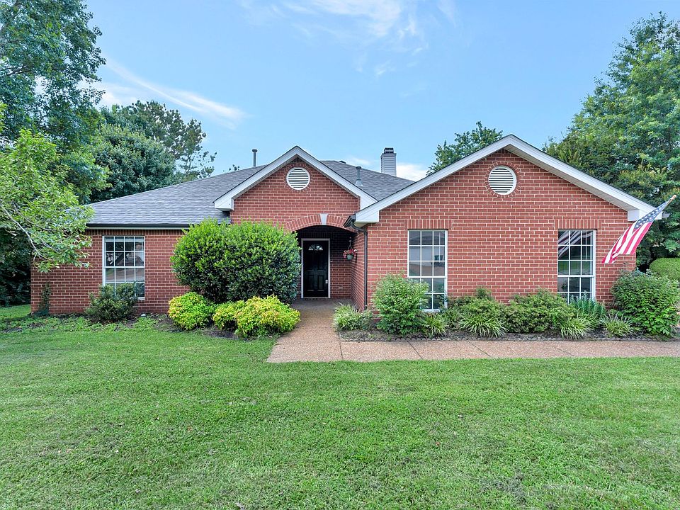 1st image of 2910 Churchill Ln