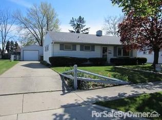 6821 W Kinnickinnic River Pkwy, Milwaukee, WI 53219