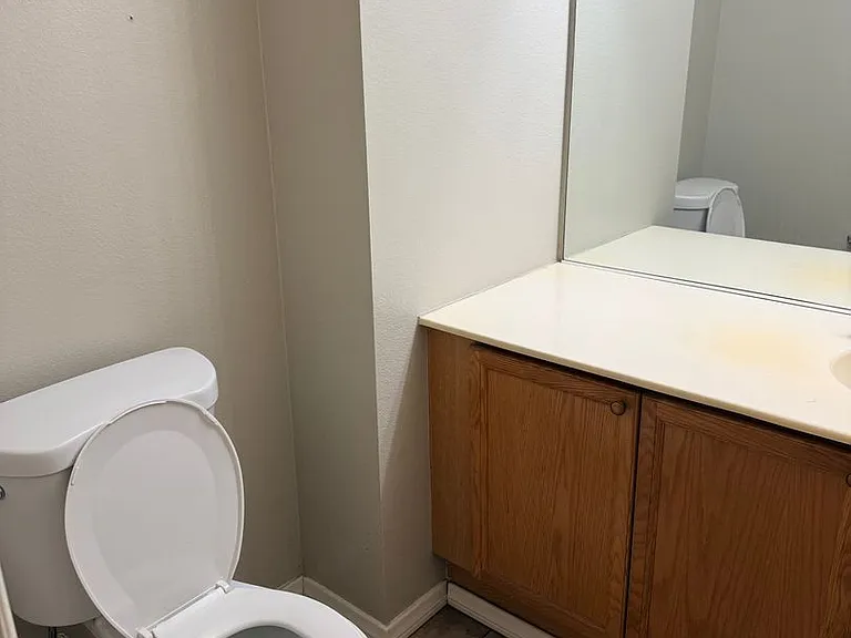 1212 Jamaica Ln — Photo 4