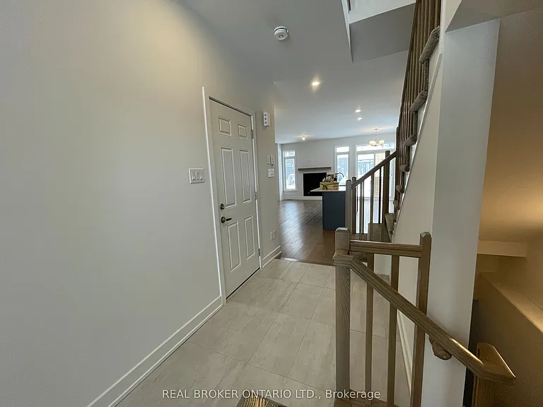 882 Solarium Ave — Photo 5