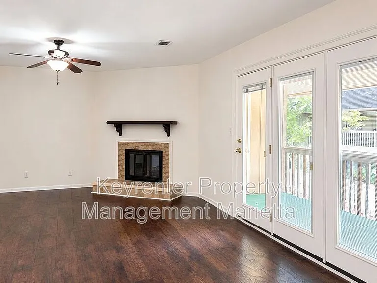 2190 Palmyra Dr — Photo 9