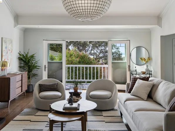 5295 Harbord Dr, Oakland, CA 94618