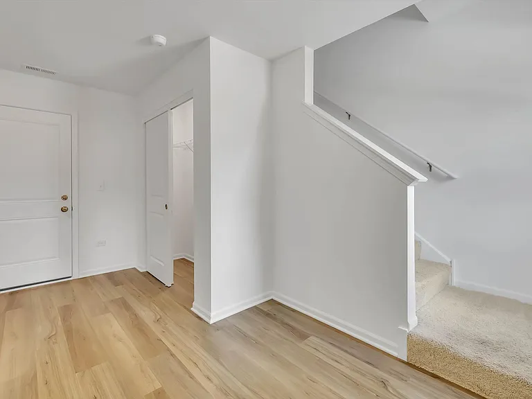 1078 Bogart St — Photo 23