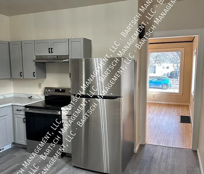 3279 S Pine Ave — Photo 9